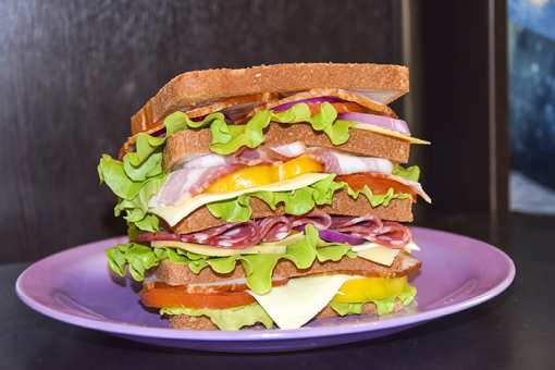 6 Best Places for BIG Food in Massachusetts!